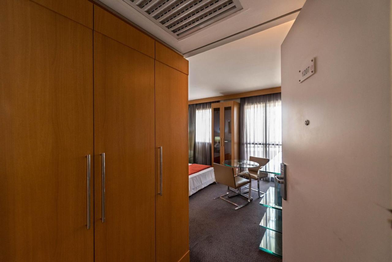Qy1207 Flat Na Faria Lima Com Vaga De Garagem Hotel